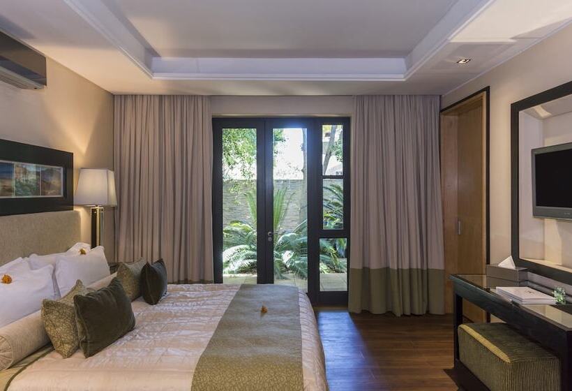 בית מלון כפרי Mantis No5 Boutique Art