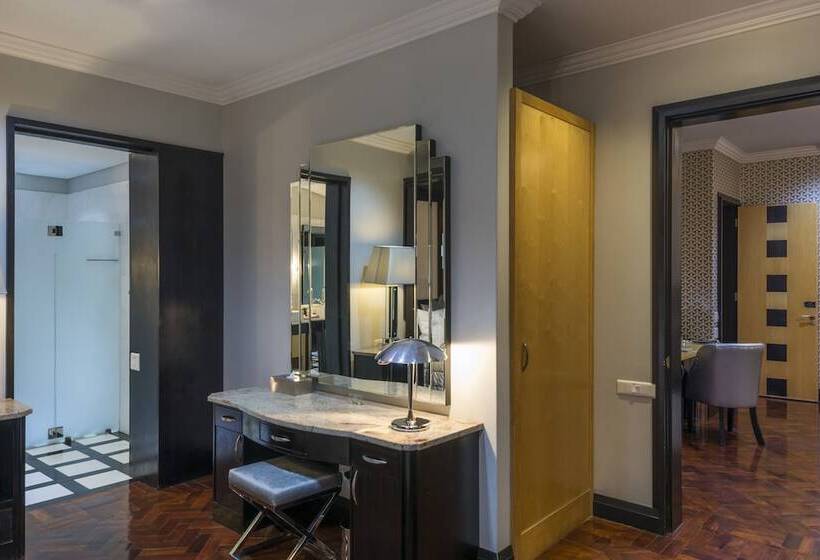 בית מלון כפרי Mantis No5 Boutique Art