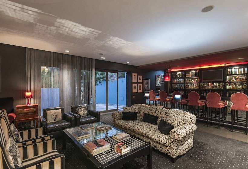 בית מלון כפרי Mantis No5 Boutique Art