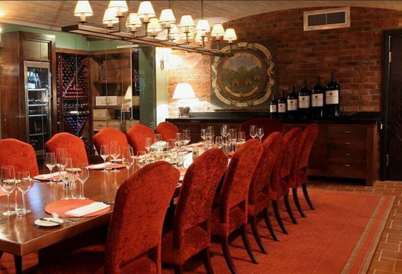 בית מלון כפרי Mantis No5 Boutique Art