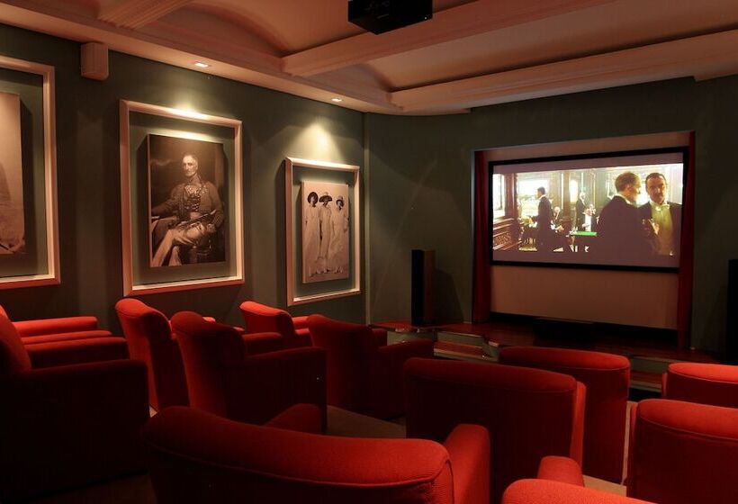 בית מלון כפרי Mantis No5 Boutique Art