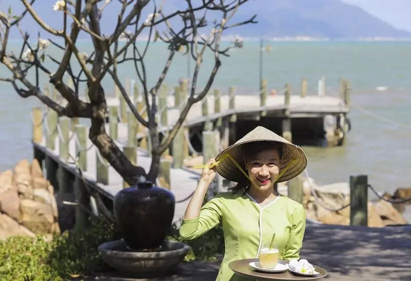 L Alya Ninh Van Bay