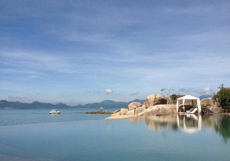 L Alya Ninh Van Bay