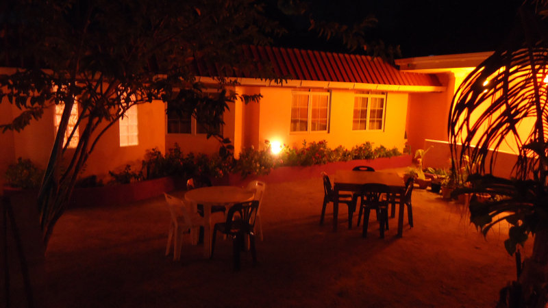 פנסיון Shiny Beach