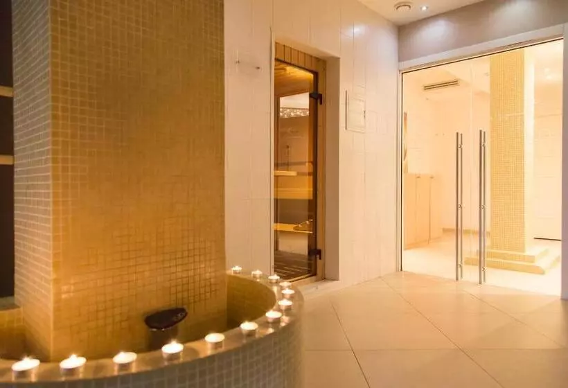 Ahr Baja Hotel & Spa Cannigione