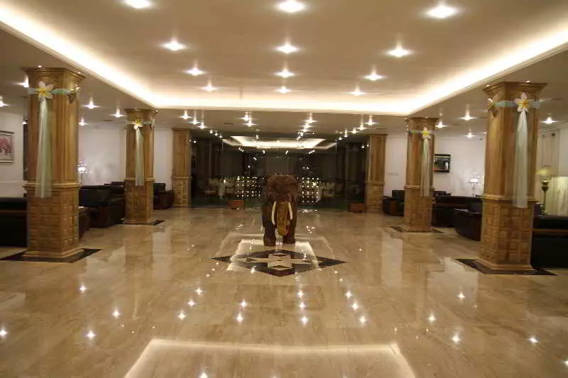 호텔 Araliya Green Hills   Where Historic Charm Mingles With Natural Beauty