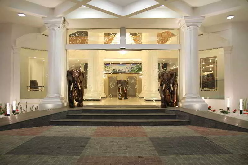 호텔 Araliya Green Hills   Where Historic Charm Mingles With Natural Beauty