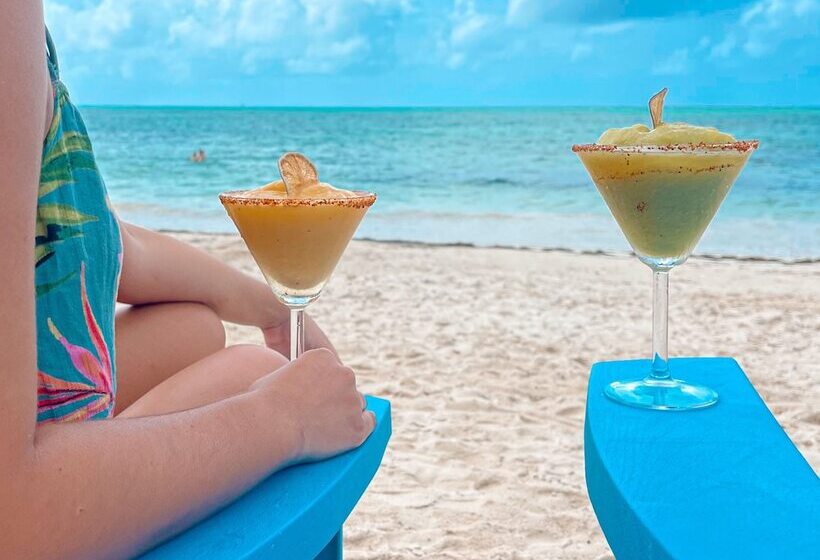 هتل Cocoplum Beach