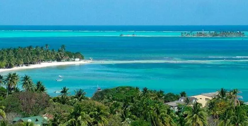 Hotel Cocoplum Beach