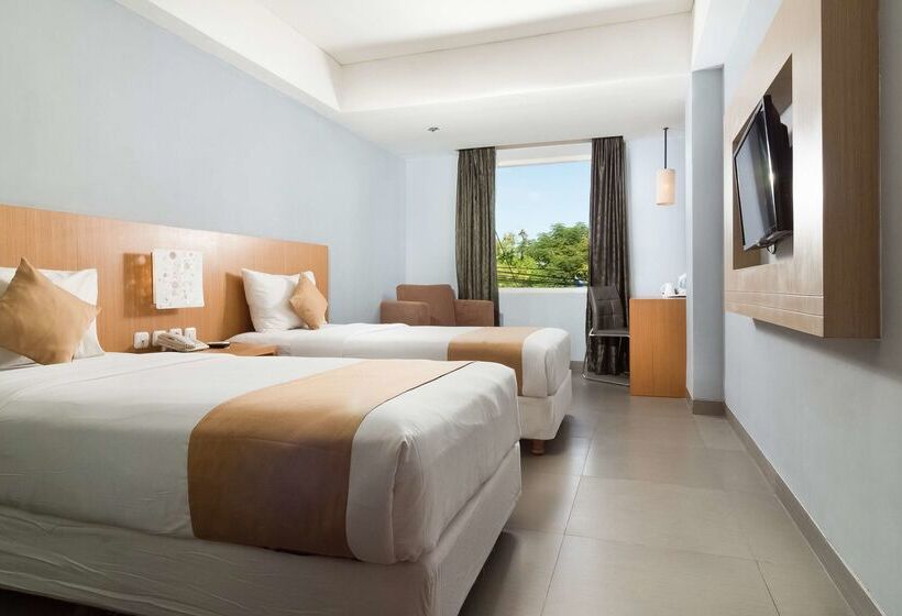 ホテル Kyriad Royal Seminyak Bali