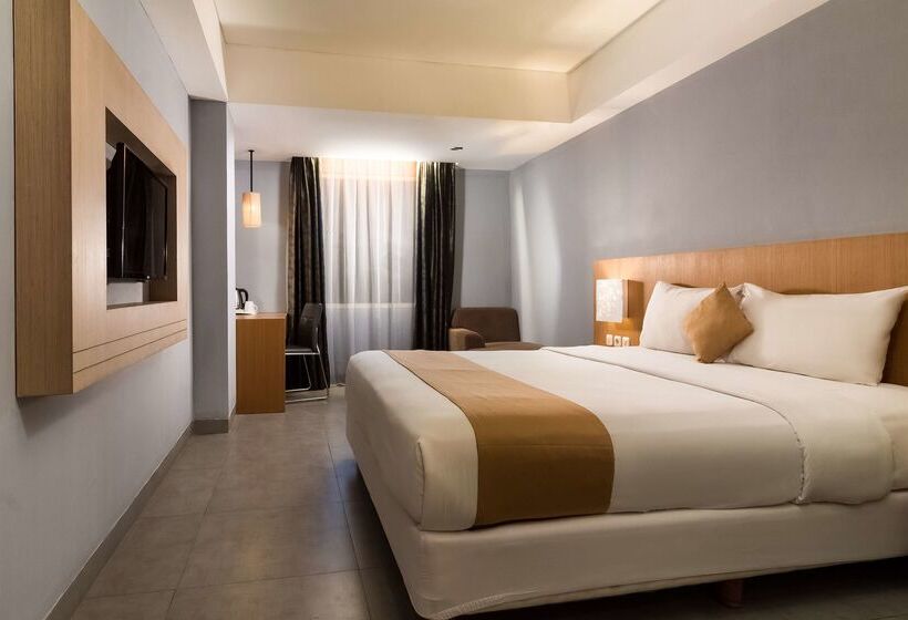 ホテル Kyriad Royal Seminyak Bali