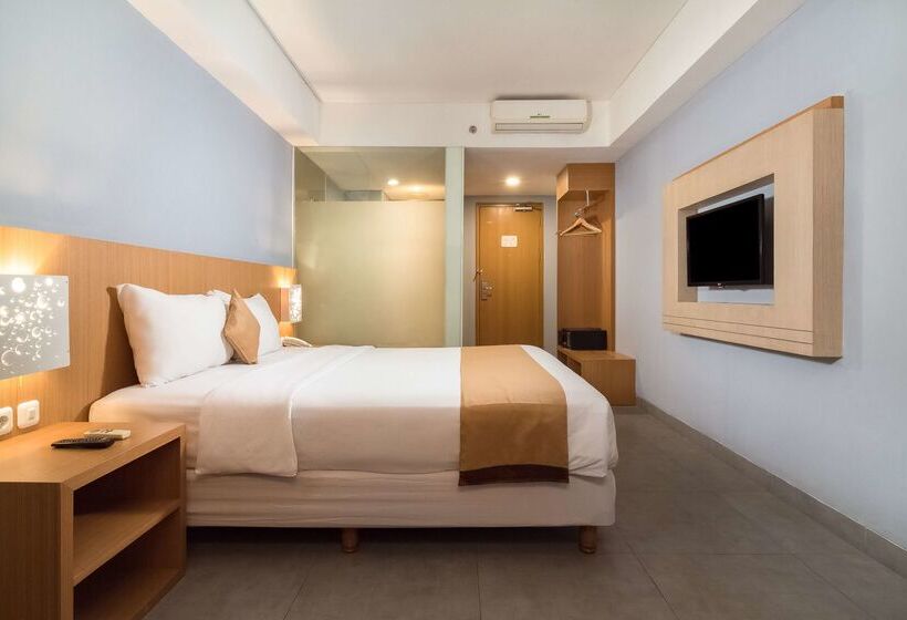 ホテル Kyriad Royal Seminyak Bali