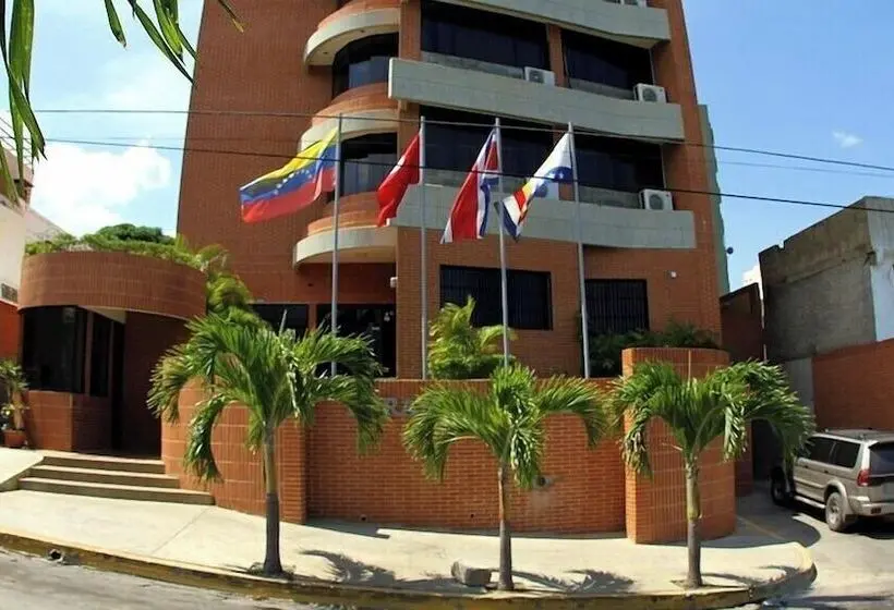 هتل Miramar Suites