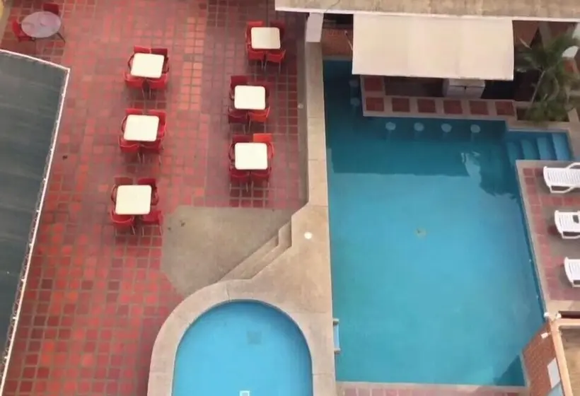هتل Miramar Suites