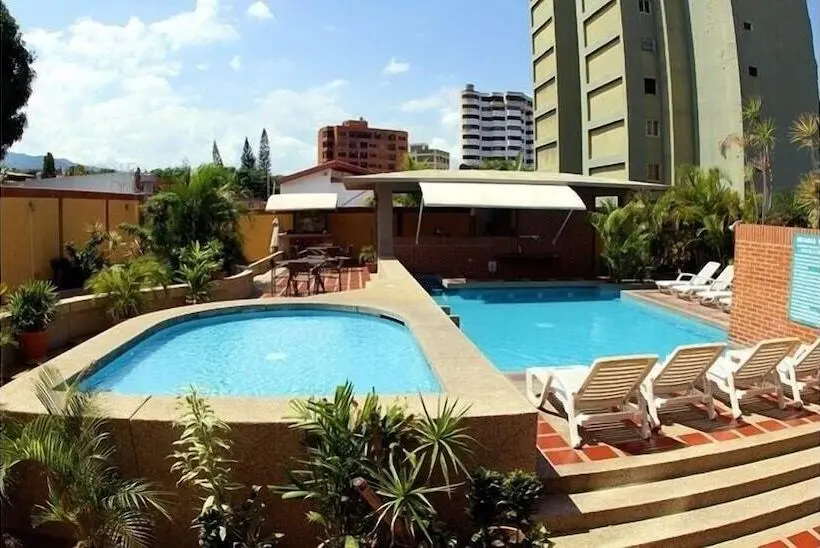هتل Miramar Suites