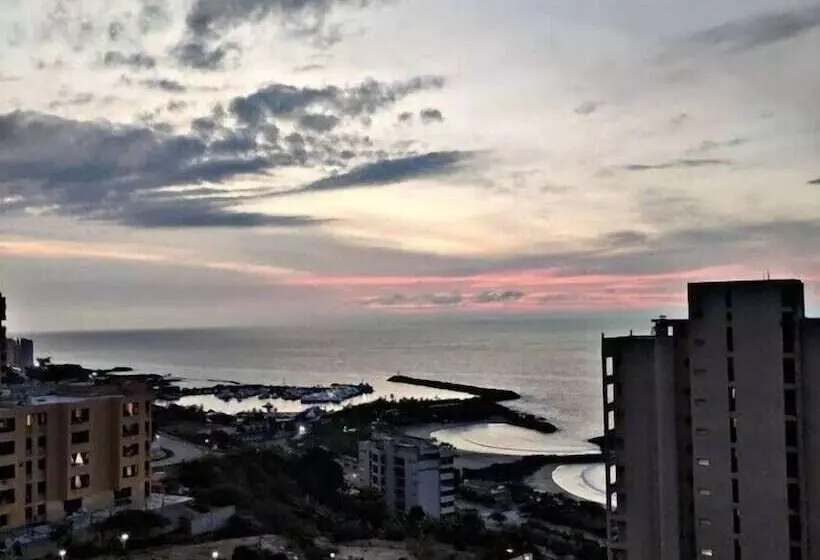 هتل Miramar Suites