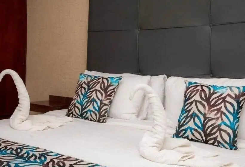 هتل Miramar Suites