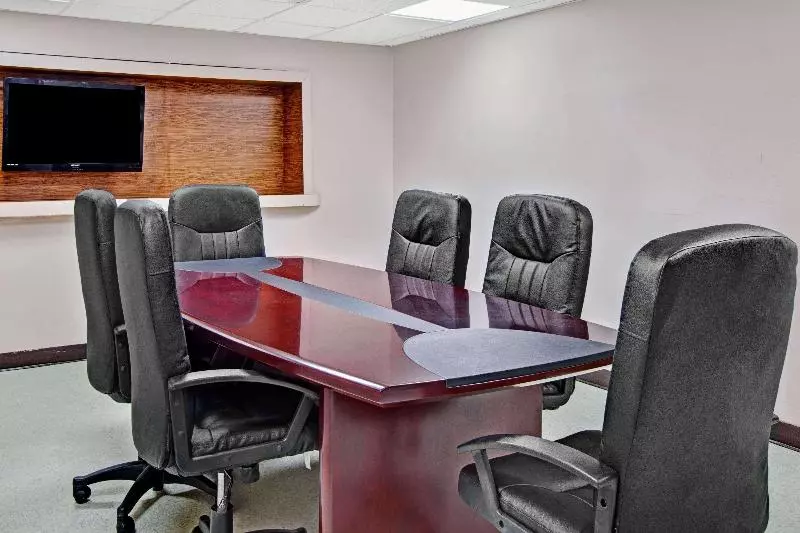 汽车旅馆 Super 8 By Wyndham Jamaica North Conduit