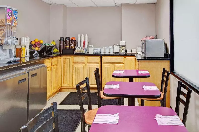 汽车旅馆 Super 8 By Wyndham Jamaica North Conduit