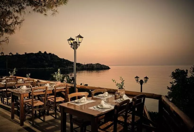 Nobelos Seaside Lodge