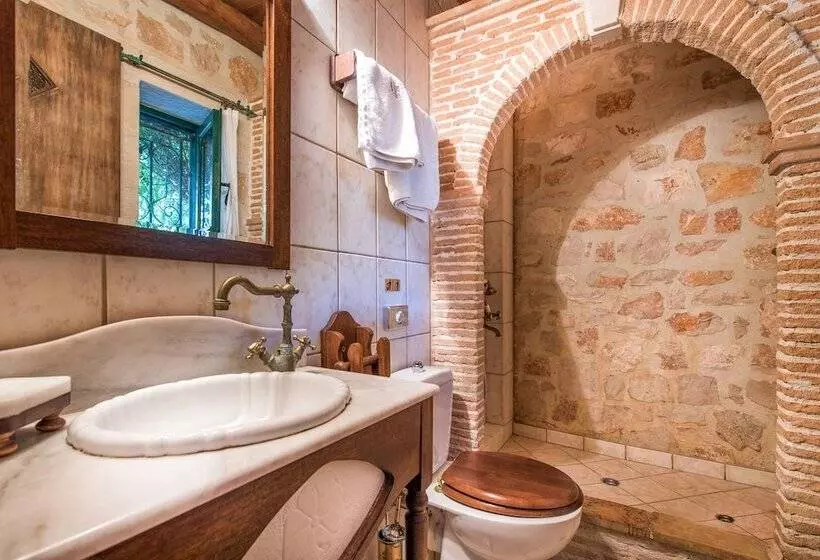 Nobelos Seaside Lodge