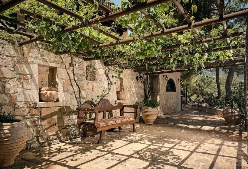 Nobelos Seaside Lodge