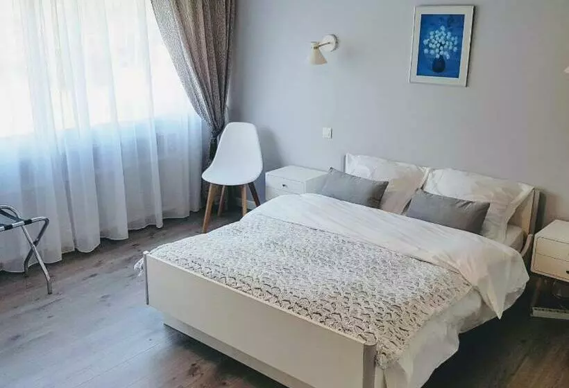 Aamiaismajoitus (B&B) Domaine De La Chesnaie