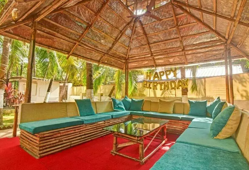 Hotelli Capital O 85392 La Perla Resorts
