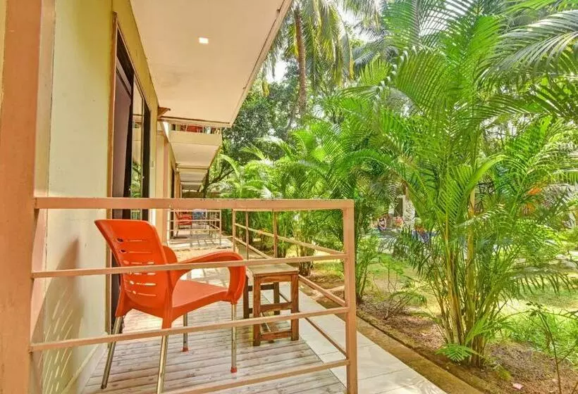Hotelli Capital O 85392 La Perla Resorts
