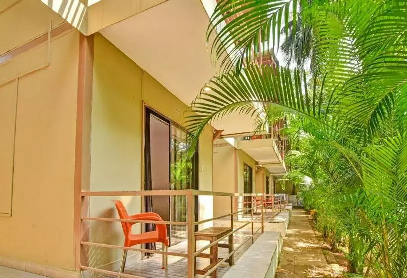 Hotelli Capital O 85392 La Perla Resorts
