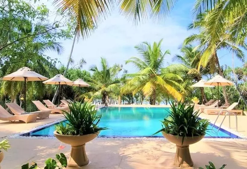 Hotelli Golden Beach Paradise