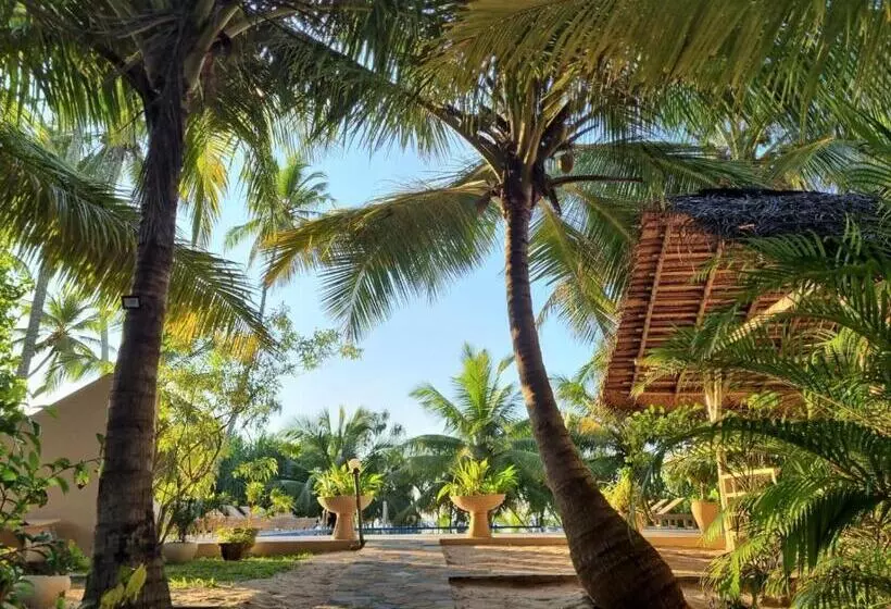 Hotelli Golden Beach Paradise