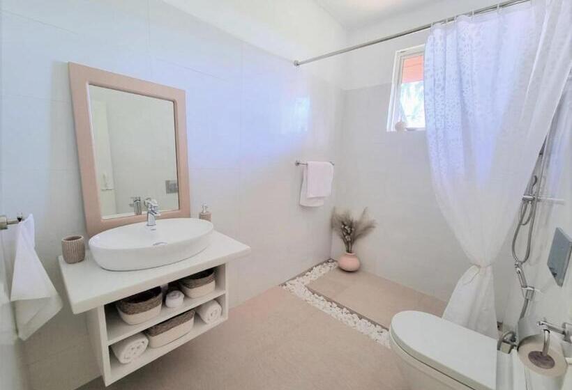 בית מלון כפרי Golden Beach Paradise