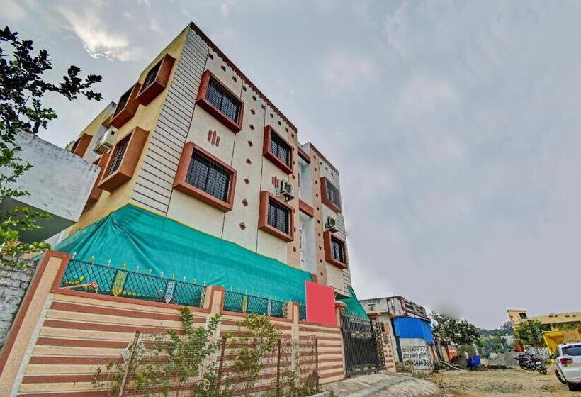 ホテル Oyo Flagship 85024 Golden Key