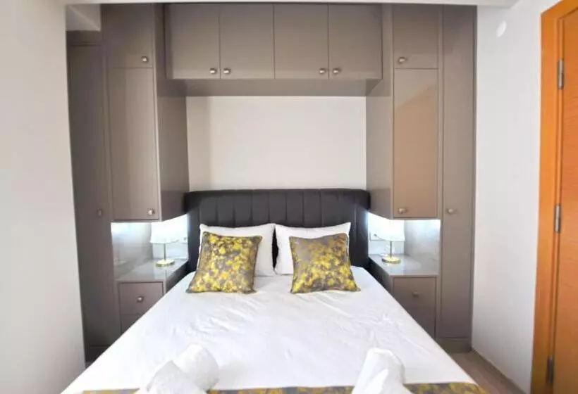 Ozgur City Residence