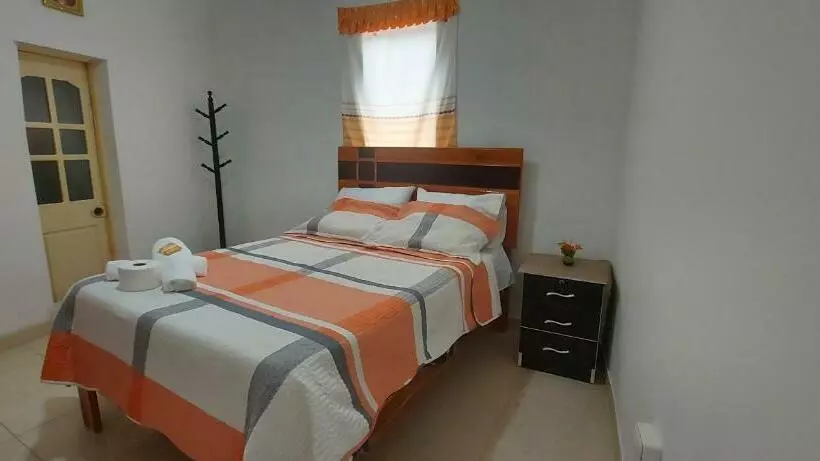 پانسیون Sofia Shouse Hostal