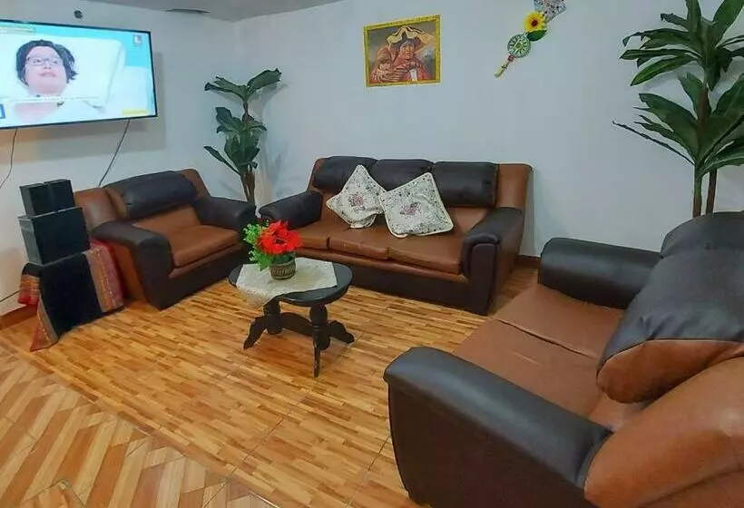 پانسیون Sofia Shouse Hostal