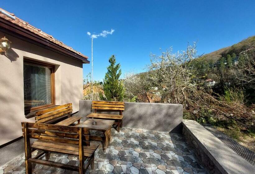 هتل Konak Hilltop Lodge & Villa