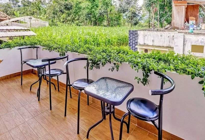 هتل Oyo 90828 Ara Guest House