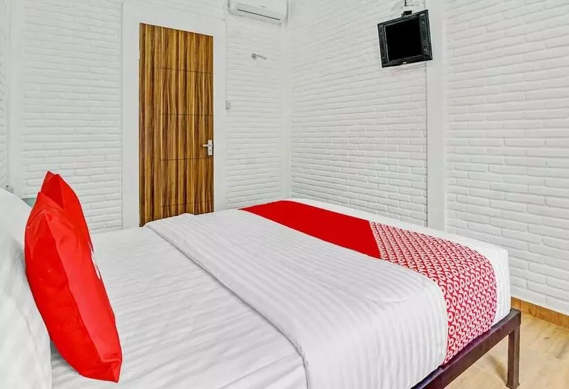 هتل Oyo 90828 Ara Guest House