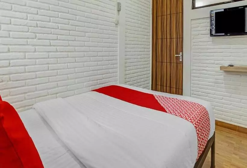 هتل Oyo 90828 Ara Guest House