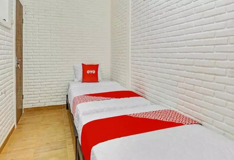 هتل Oyo 90828 Ara Guest House