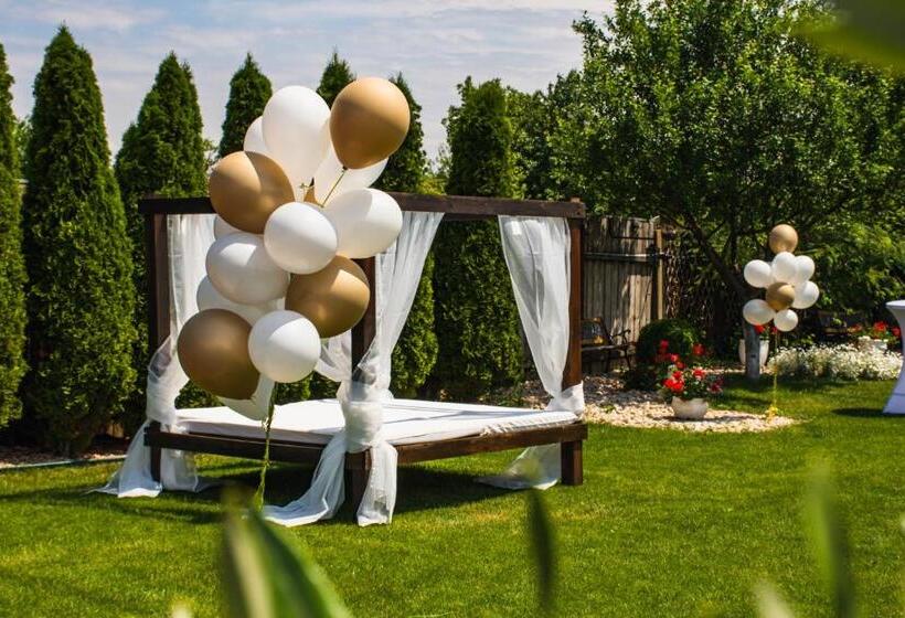 پانسیون Janine Garden