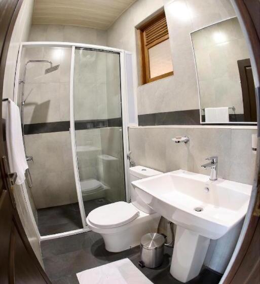 Отель Riverbank Resort Gampola