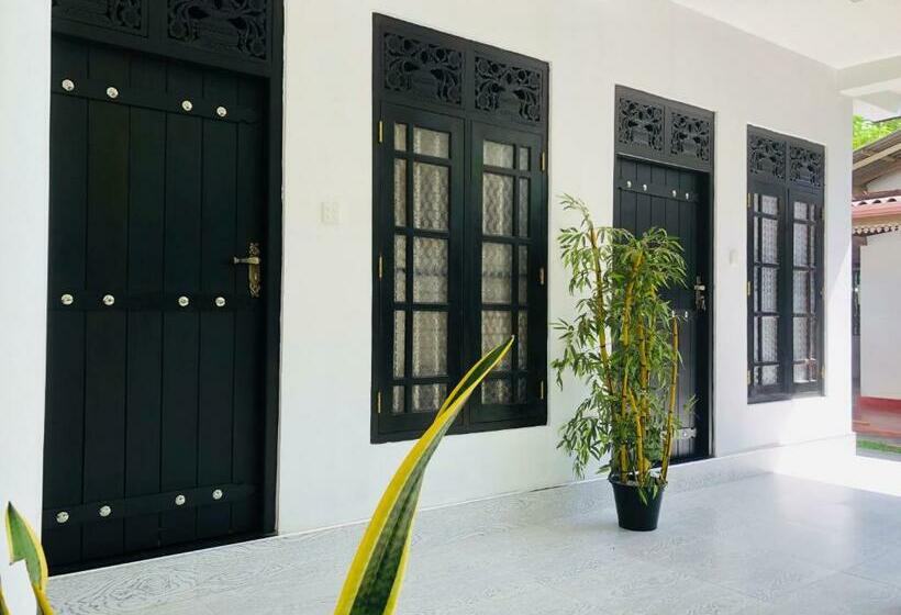 Pensione Sea Hub Resort Midigama