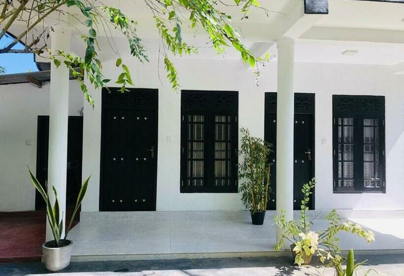 Pensjonat Sea Hub Resort Midigama