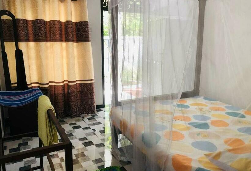 Pensione Sea Hub Resort Midigama