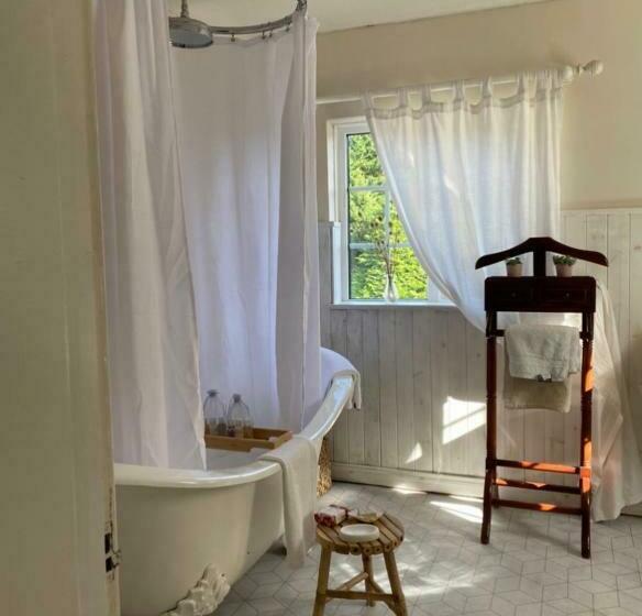 مبيت وإفطار Little Woodbank