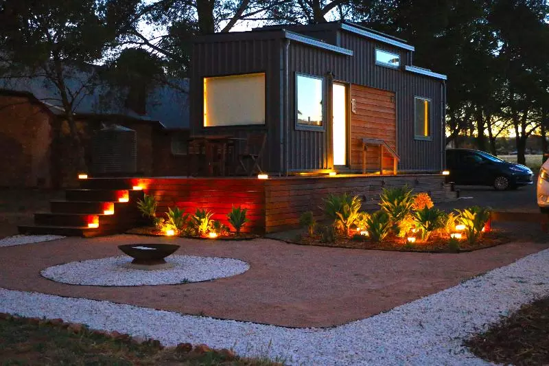 Aamiaismajoitus (B&B) Pink Lake Tiny House    Peony