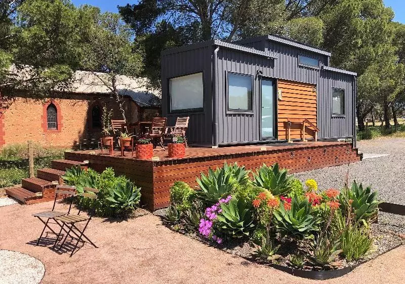 Aamiaismajoitus (B&B) Pink Lake Tiny House    Peony